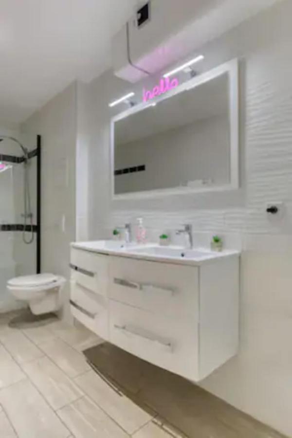 Suite Marilyn Monroe - 7P avec Jacuzzi Privé Montry Esterno foto