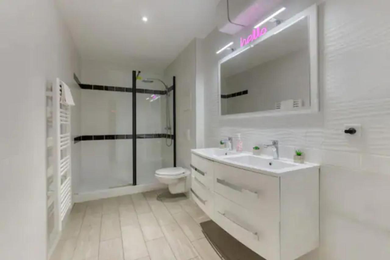 Suite Marilyn Monroe - 7P avec Jacuzzi Privé Montry Esterno foto