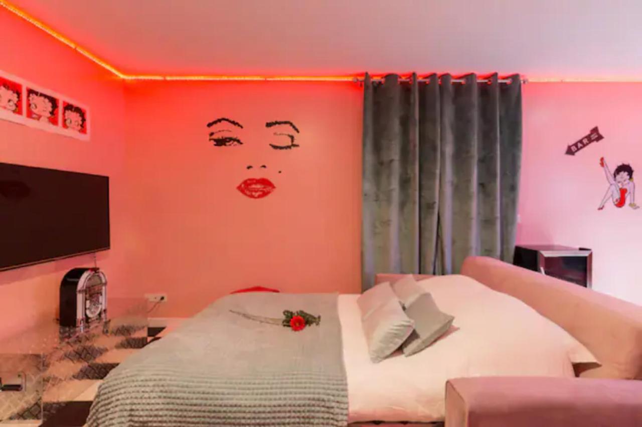 Suite Marilyn Monroe - 7P avec Jacuzzi Privé Montry Esterno foto