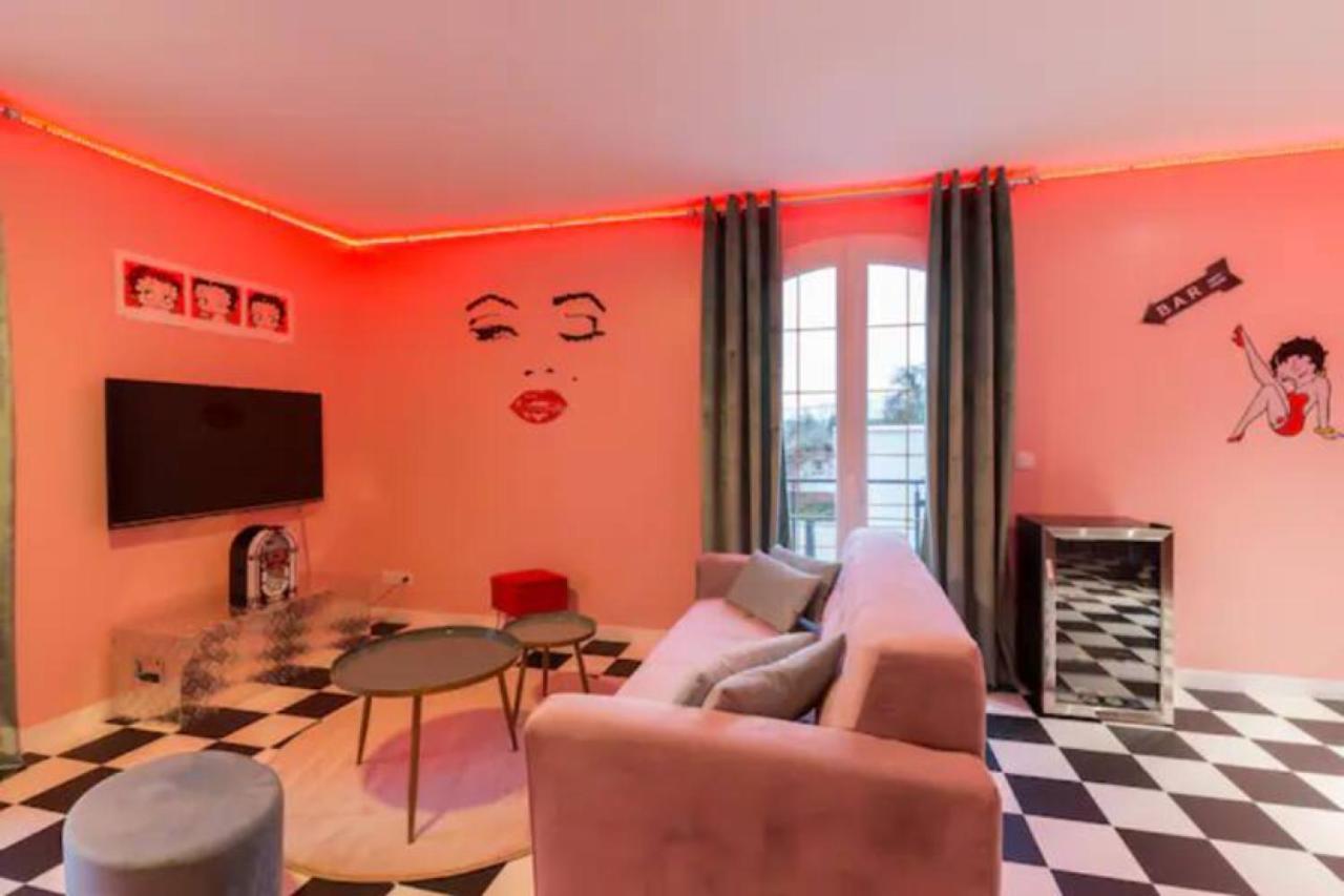 Suite Marilyn Monroe - 7P avec Jacuzzi Privé Montry Esterno foto