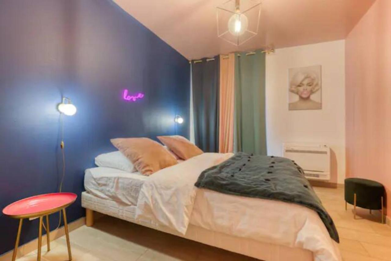 Suite Marilyn Monroe - 7P avec Jacuzzi Privé Montry Esterno foto
