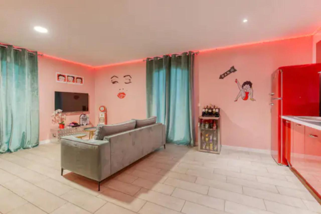 Suite Marilyn Monroe - 7P avec Jacuzzi Privé Montry Esterno foto