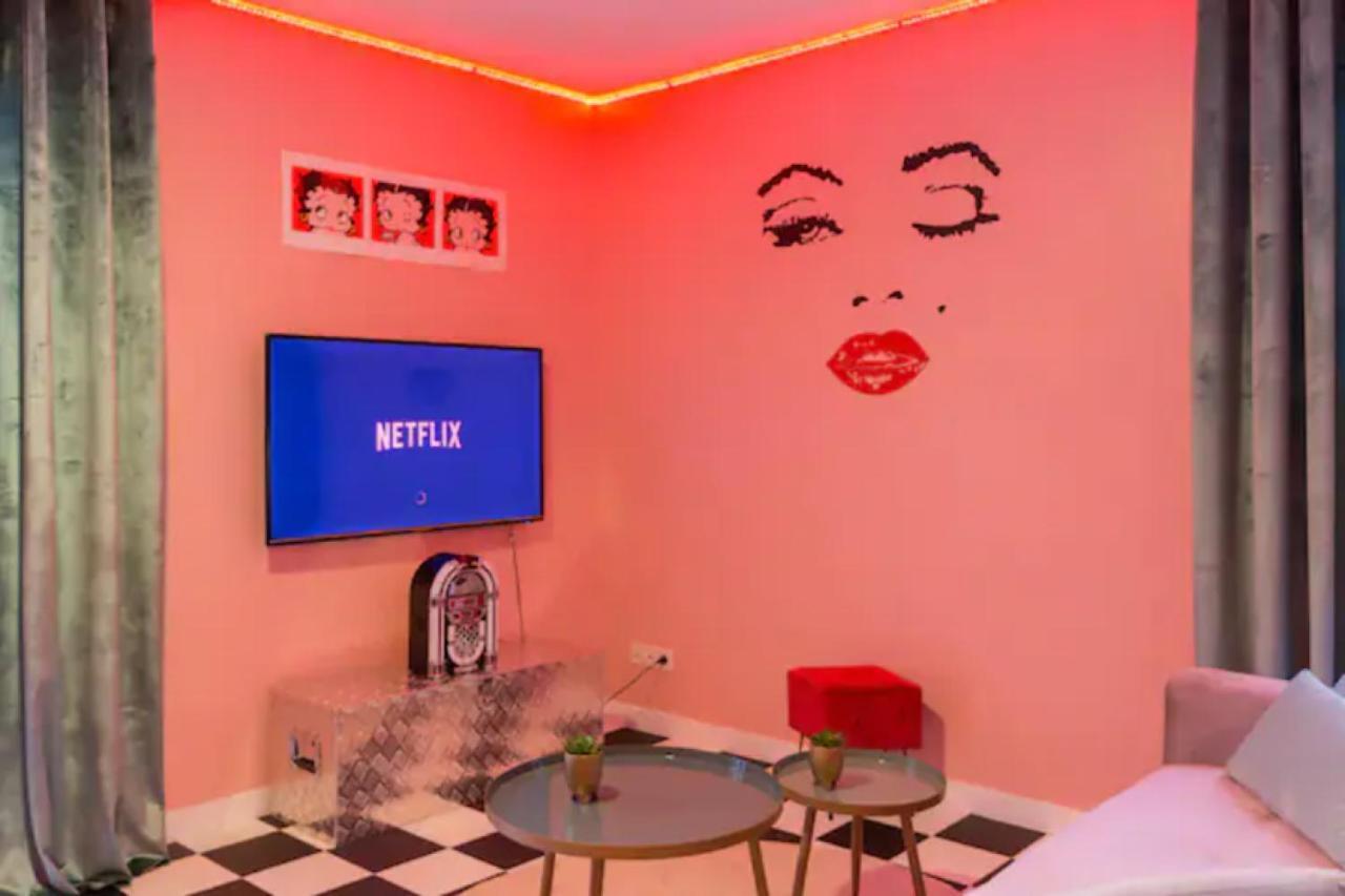Suite Marilyn Monroe - 7P avec Jacuzzi Privé Montry Esterno foto