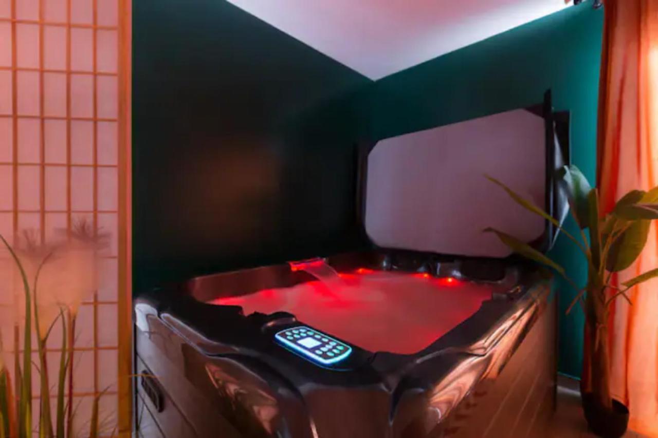 Suite Marilyn Monroe - 7P avec Jacuzzi Privé Montry Esterno foto