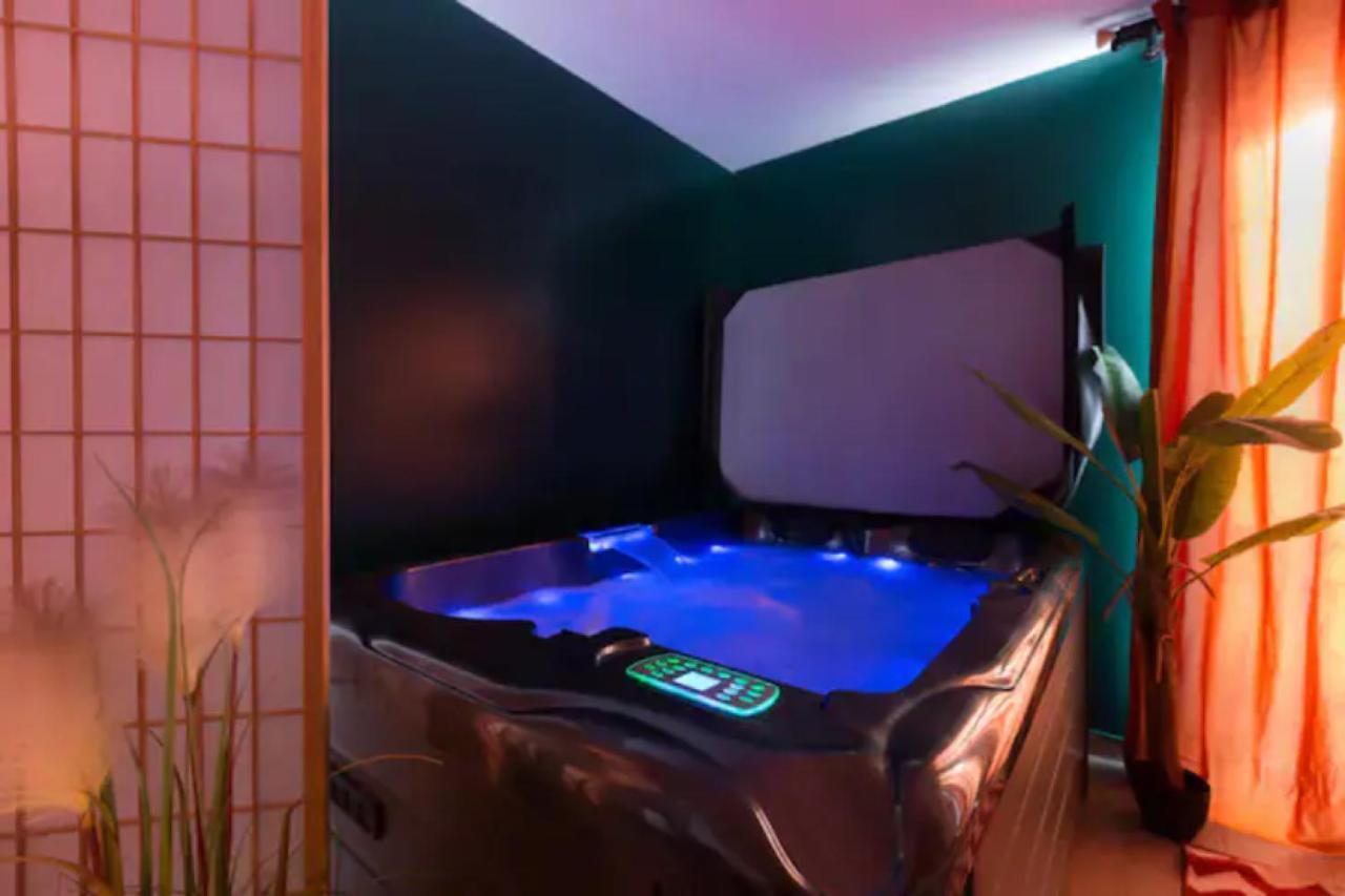 Suite Marilyn Monroe - 7P avec Jacuzzi Privé Montry Esterno foto