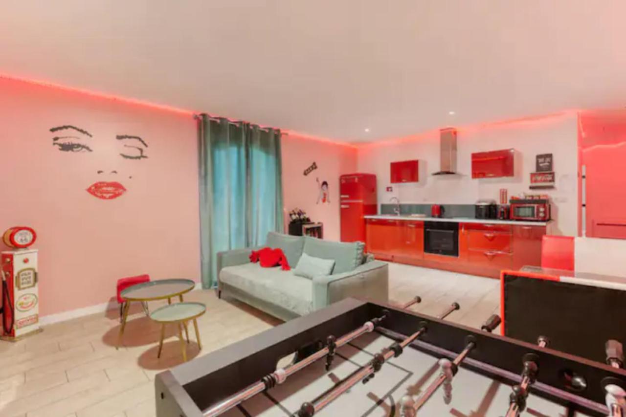 Suite Marilyn Monroe - 7P avec Jacuzzi Privé Montry Esterno foto